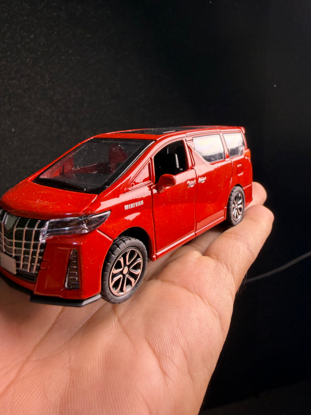 Toyota Alphard Style Die-Cast Model Car