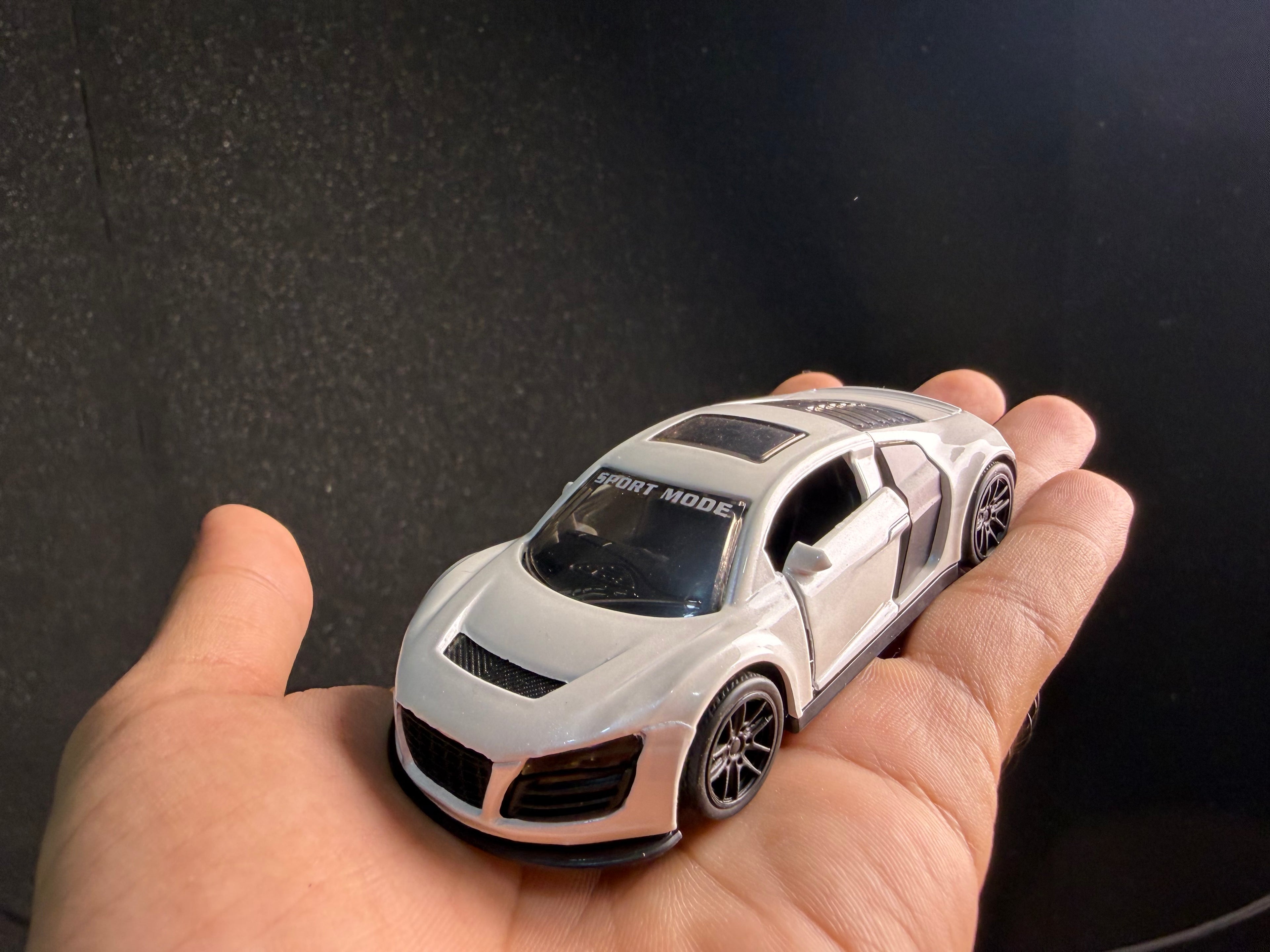 1:43 die cast car