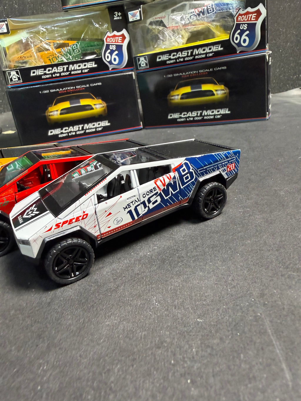 Tesla Cybertruck Die-Cast Metal Model Car – 1:36 Scale