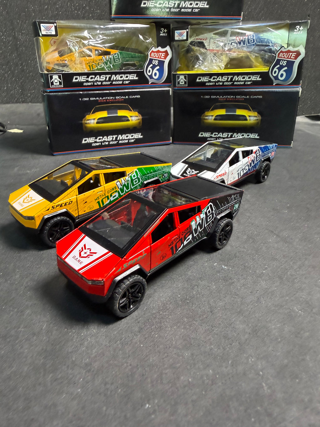 Tesla Cybertruck Die-Cast Metal Model Car – 1:36 Scale