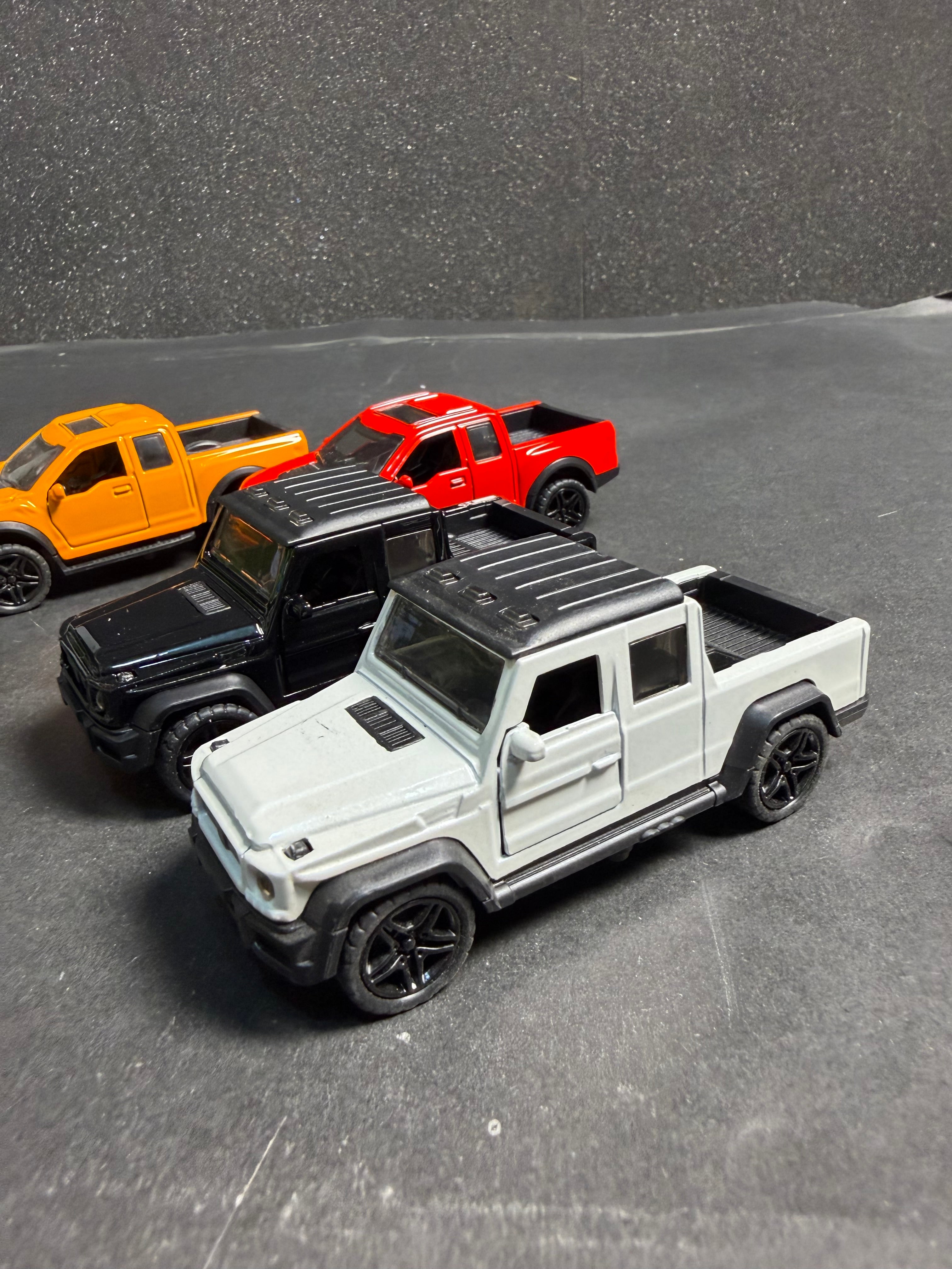 1:43 Scale Diecast Metal Pickup Truck – Pack of 4 | Pull Back | Openable Doors