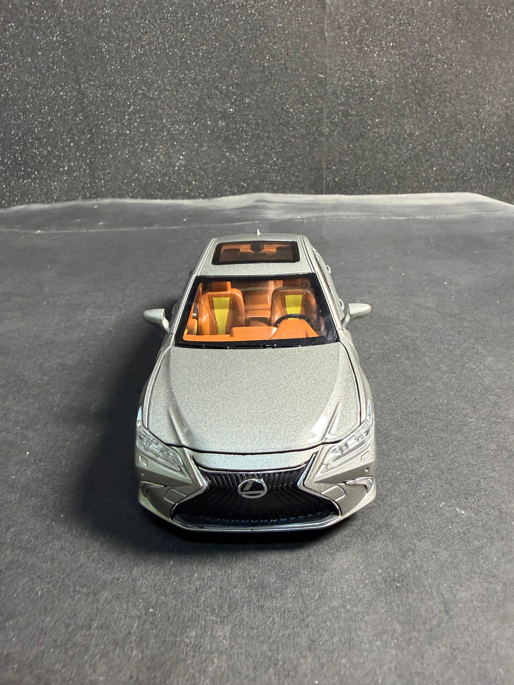 Lexus ES300h Diecast Model Car 1:24 Scale – Metal Body with Opening Doors, Hood & Trunk