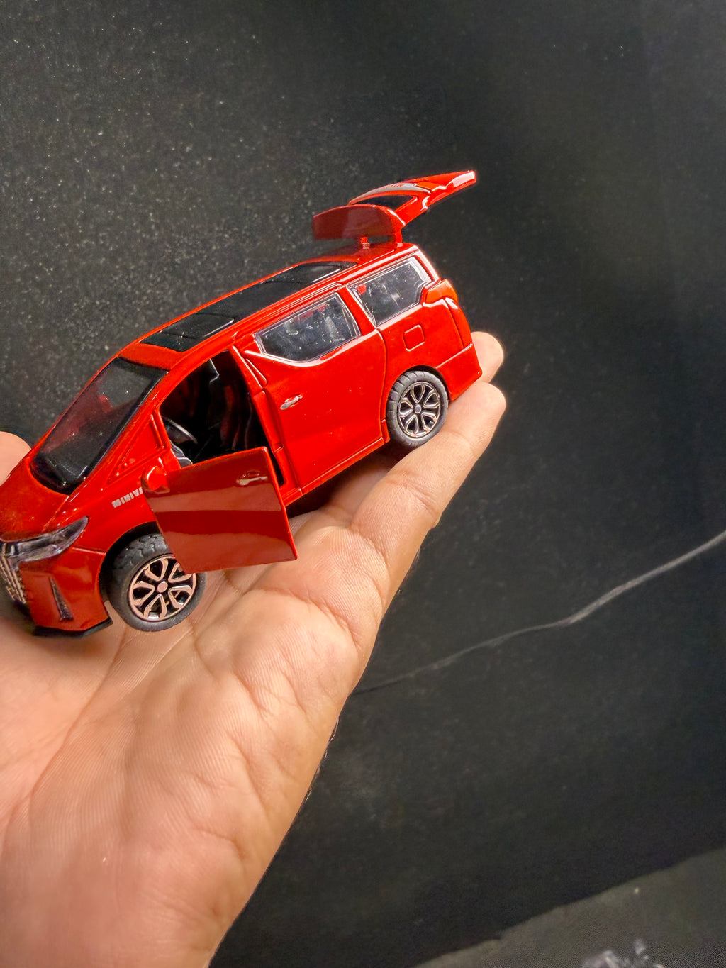 Toyota Alphard Style Die-Cast Model Car